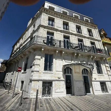 T2 Avec Piscine, Parking, Proche Et Commerces - Fr-1-197-536
