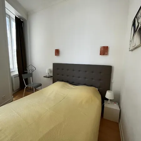 Apartment T2 Avec Piscine, Parking, Proche Et Commerces - Fr-1-197-536 *