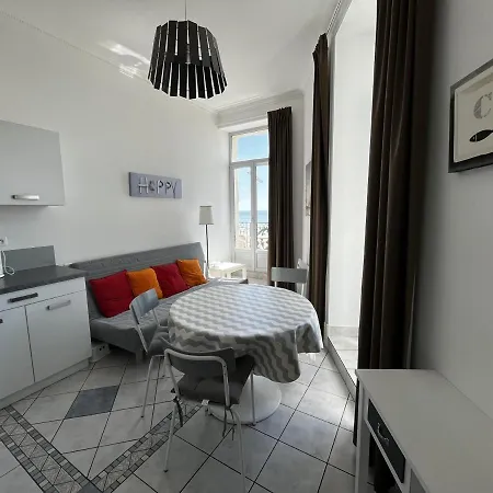 T2 Avec Piscine, Parking, Proche Et Commerces - Fr-1-197-536 Apartment