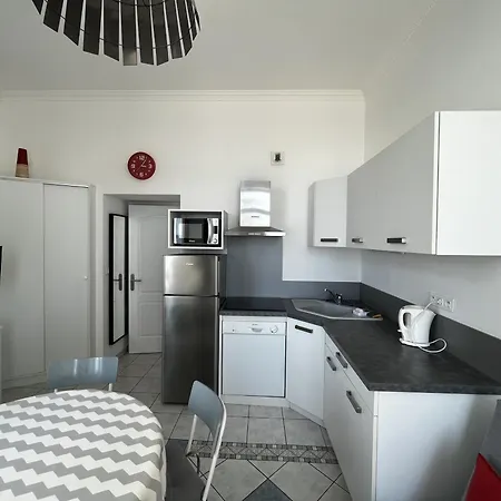 T2 Avec Piscine, Parking, Proche Et Commerces - Fr-1-197-536 Les Sables-d'Olonne