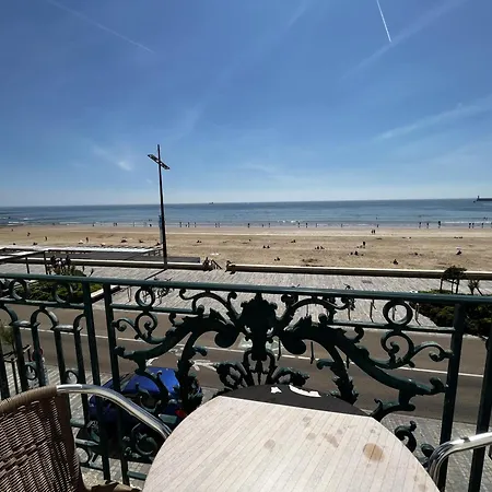 T2 Avec Piscine, Parking, Proche Et Commerces - Fr-1-197-536 Apartment