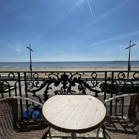 Apartment T2 Avec Piscine, Parking, Proche Et Commerces - Fr-1-197-536 *